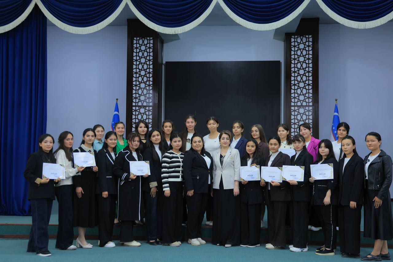 A roundtable discussion titled ‘Leader Girls’ was held with the participation of female students. - SamISI