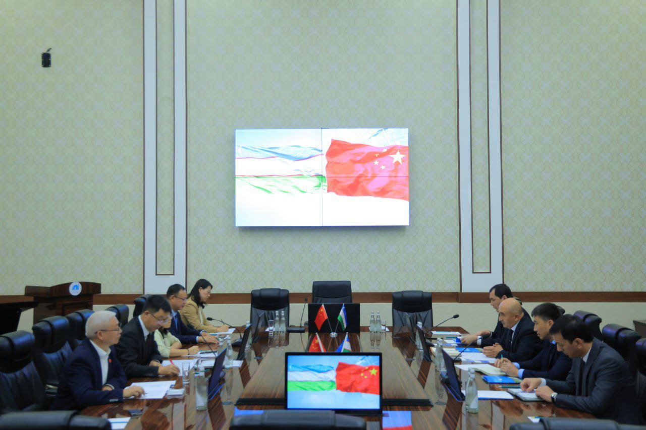 The Samarkand Institute of Economics and Service hosted an educational delegation from the People’s Republic of China
