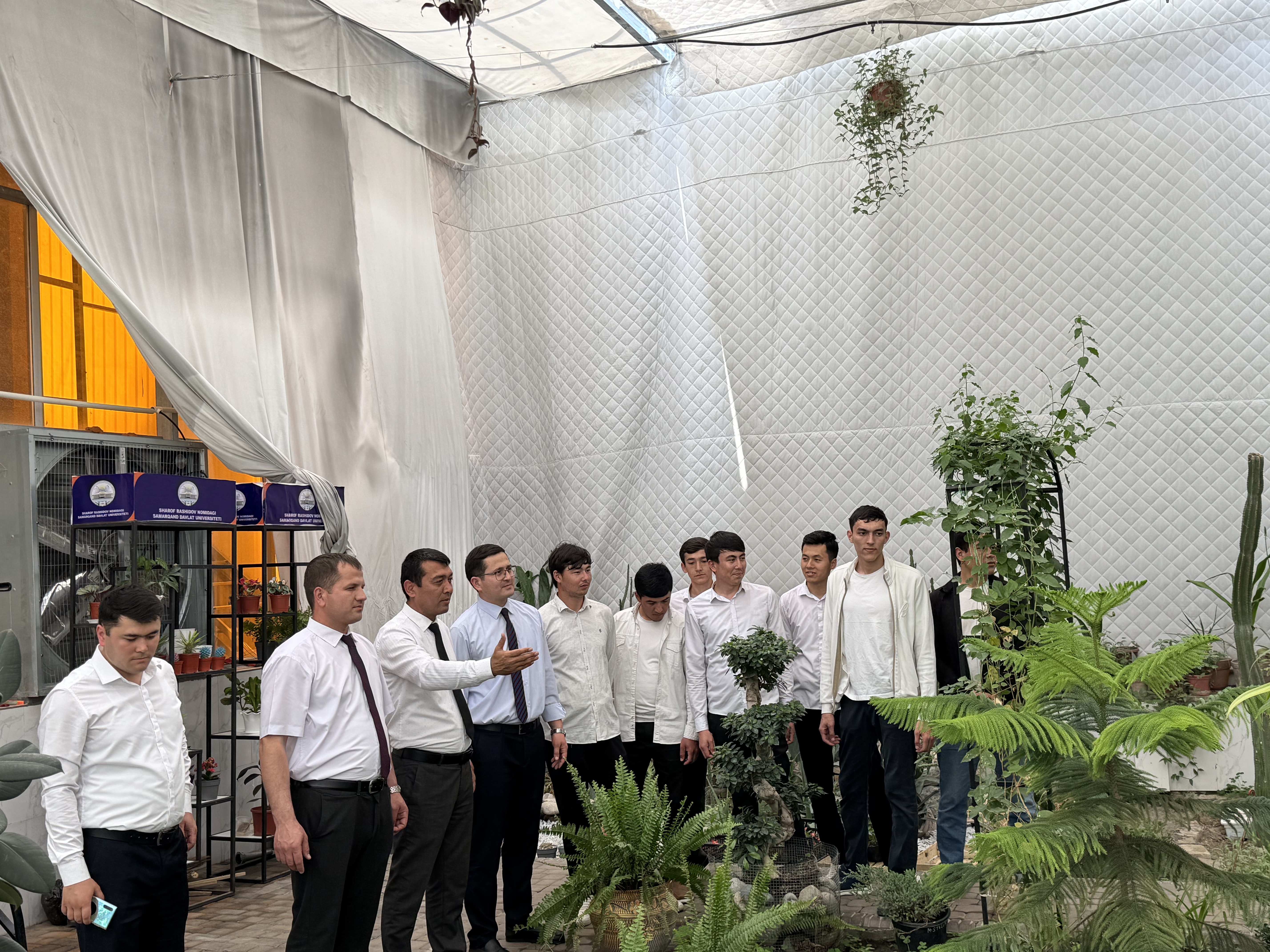 Visit to the SamSU greenhouse as part of the "Ecological Knowledge Day"  - SamISI