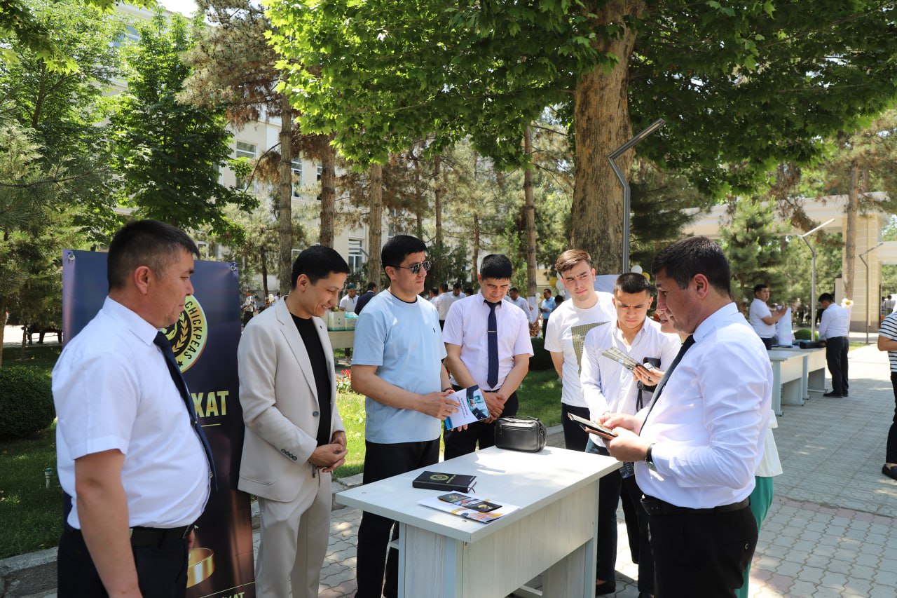 The Samarkand Institute of Economics and Service held a “Career Day” job fair - SamISI